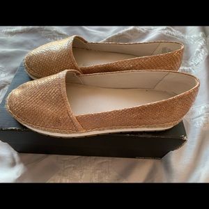 BRAND NEW Kenneth Cole Cara Rose Gold Espadrilles